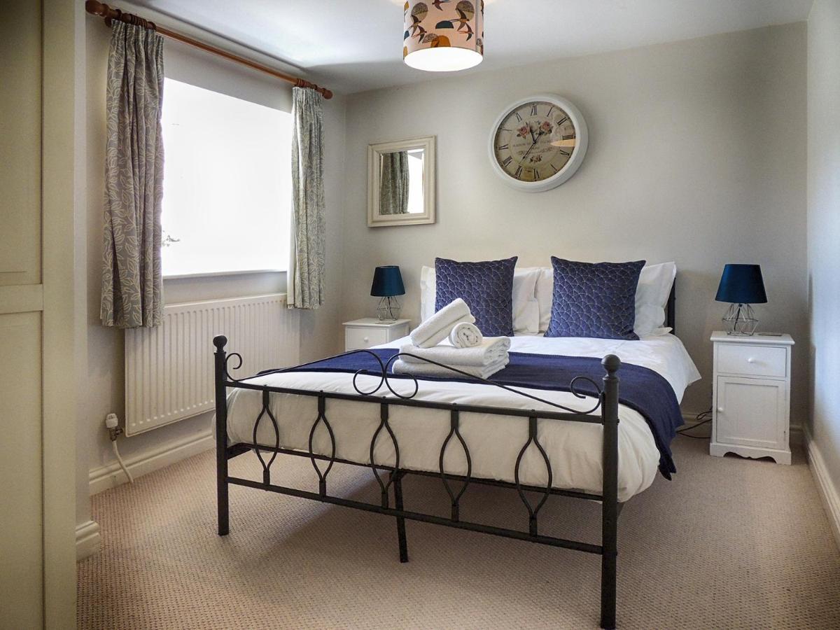 Greystones Cottage 버튼온더워터 외부 사진
